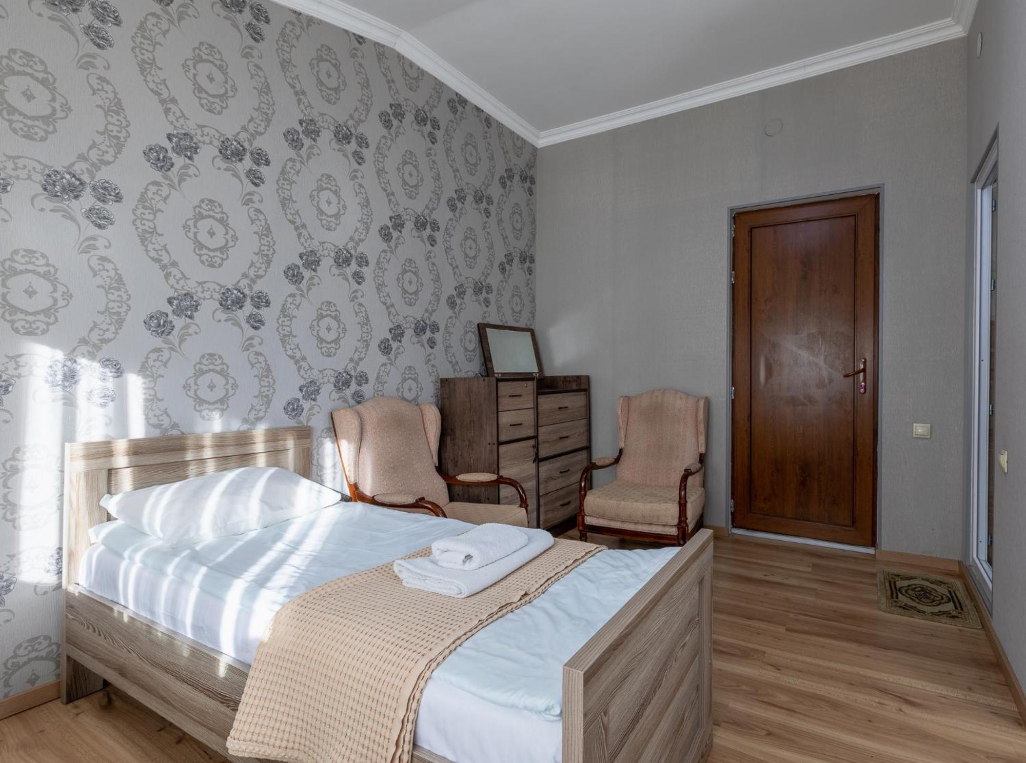Guest House Nikala Mestia Ngoại thất bức ảnh