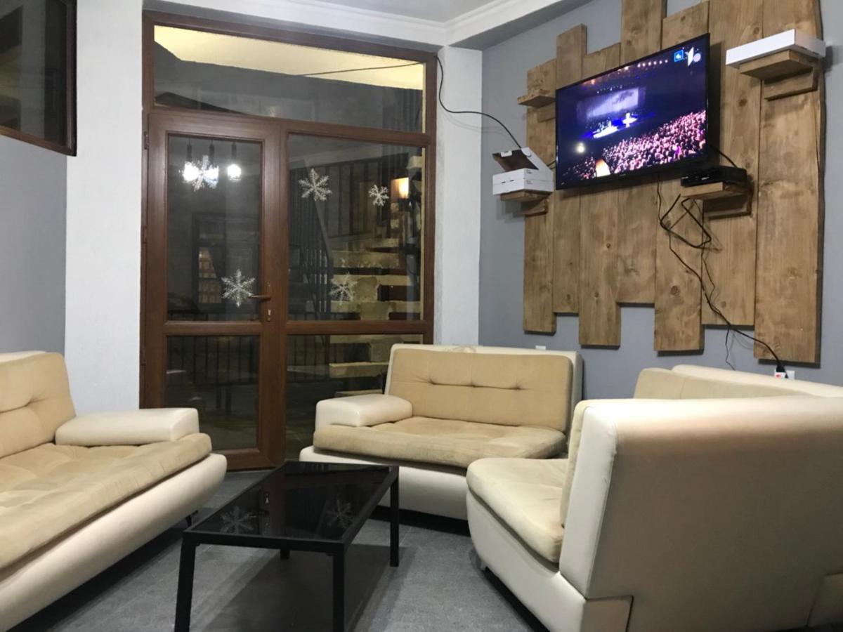 Guest House Nikala Mestia Ngoại thất bức ảnh